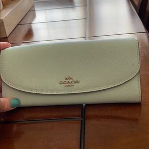 Coach wallet, mint green, perfect condition